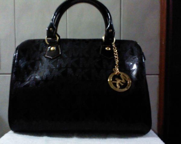 BOLSA MK TIPO BAÚ