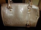 BOLSA MK TIPO BAÚ
