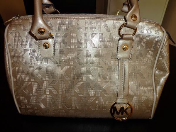 BOLSA MK TIPO BAÚ